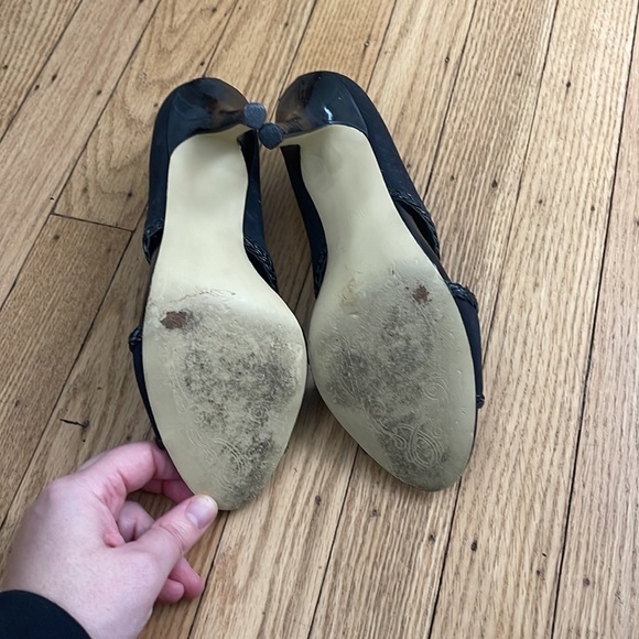 Tahari Black Loretta Peep Toe Cutout Heels Size 6.5 - Picture 5 of 7